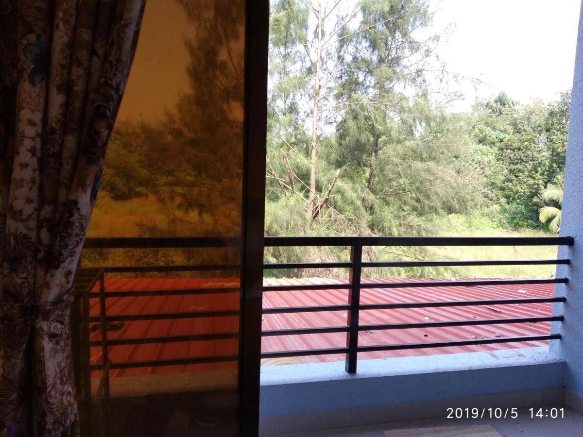 Lotus Hotel Nagaon Beach Alībāg Exterior foto